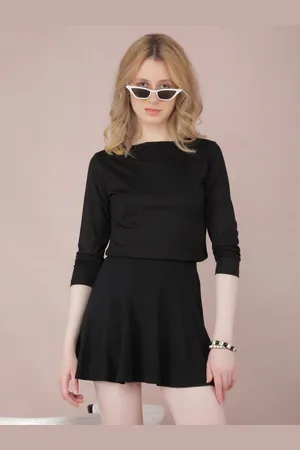 Crimsoune Club Women Solid Round Neck Slim Fit T-shirt