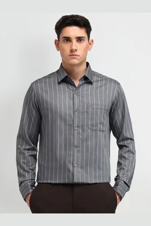 Arrow Men Manhattan Spread Collar Vertical Striped Cotton Slim Fit Casual Shirt