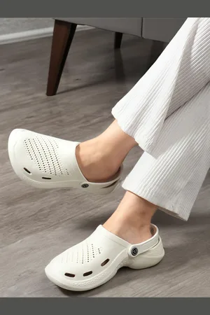 Carlton London Women Rubber Clogs