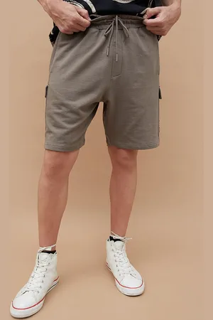 Smileyworld Men Solid Cotton Regular Fit Mid-Rise Cargo Shorts