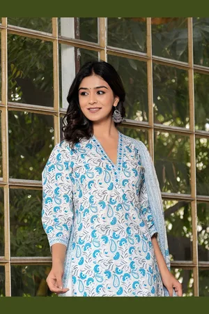 DORIYA Women Floral Printed Regular Sequinned Kurta with Trousers & With Dupatta