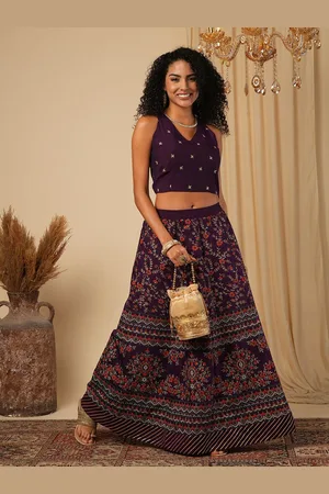Globus Embroidered V-Neck Sleeveless Top With Skirt