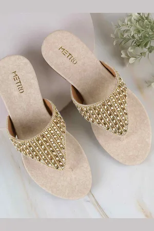 Metro Women Embellished One Toe Flats