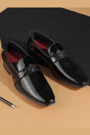 Metro Men Formal Textured Loafers