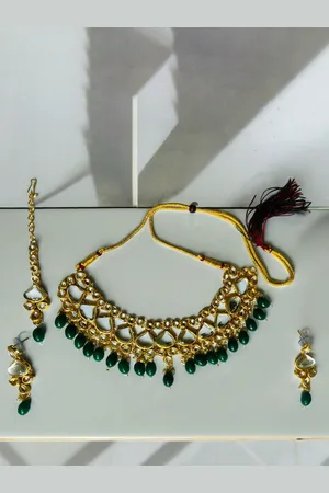 The Pari Gold-Plated Stone-Studded Jewellery Set