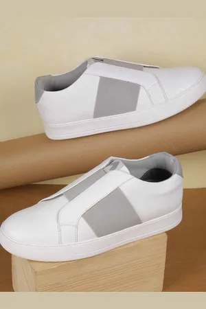 Metro Men Colourblocked Sneakers