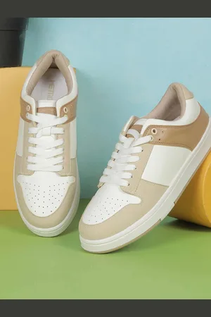 Metro Women Lace-Ups Round Toe Sneakers