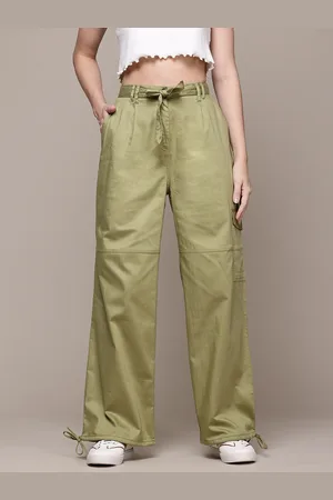 Roadster The Lifestyle Co. Women Loose Fit High-Rise Pleated Cargo Trousers with Belt