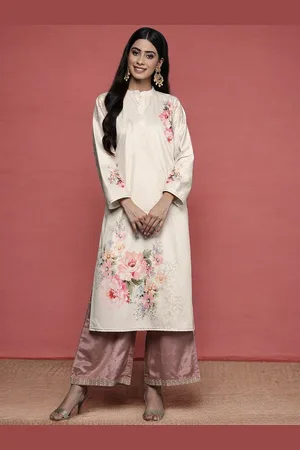 Ahalyaa Floral Printed Mandarin Collar Velvet Straight Kurta