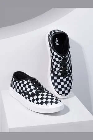 Styli Men White Checkerboard Round Toe Comfort Insole Canvas Sneakers