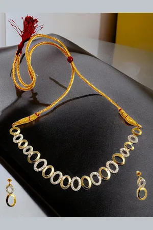 The Pari Gold Plated Stones Studded Traditional Jewellery Set