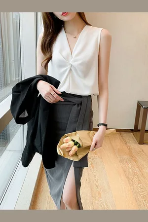 HERE&NOW Women V-Neck Sleeveless Top