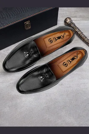 BXXY Men Textured Slip-On Loafers
