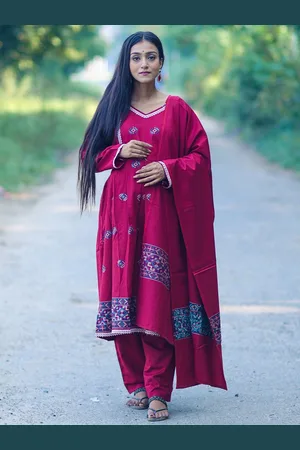 Aujjessa Women Regular Kurta with Trousers & With Dupatta