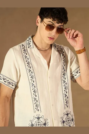 DENNISON Men Self Design Floral Cuban Collar Oversized Smart Casual Shirt