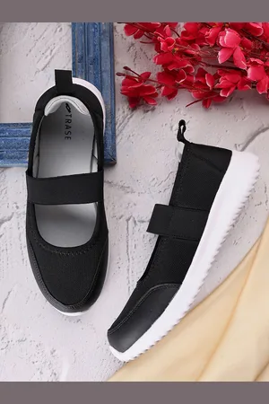 TRASE Women Textured Slip on Sneakers