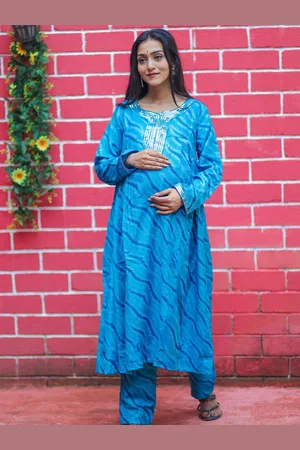 Aujjessa Women Regular Sequinned Kurta with Trousers