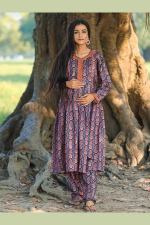 Aujjessa Women Ethnic Motifs Printed Regular Kurta with Trousers