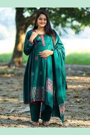 Aujjessa Women Regular Kurta with Trousers & With Dupatta