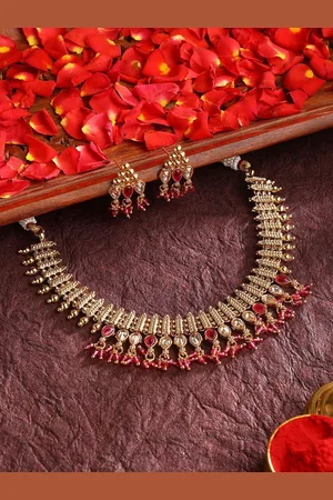 Priyaasi Gold-Plated Stones-Studded & Beaded Jewellery Set