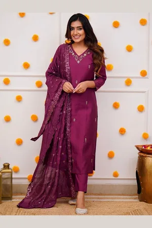Lilots Women Floral Embroidered Regular Kurta with Trousers & With Dupatta