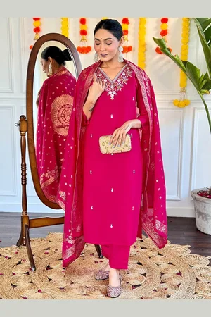 Lilots Women Floral Embroidered Regular Kurta with Trousers & With Dupatta