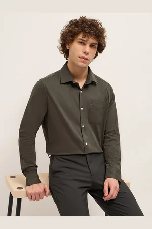 The Bear House Men Tailored Fit Opaque Formal Shirt