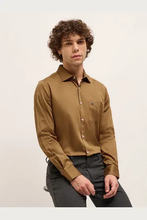 The Bear House Men Tailored Fit Opaque Formal Shirt