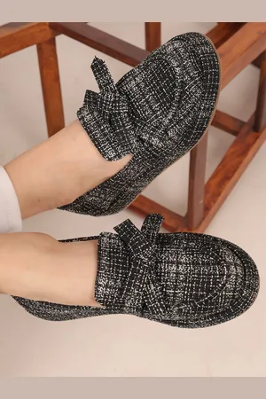 GLAM STORY Women Textured Round Toe Lightweight Loafers