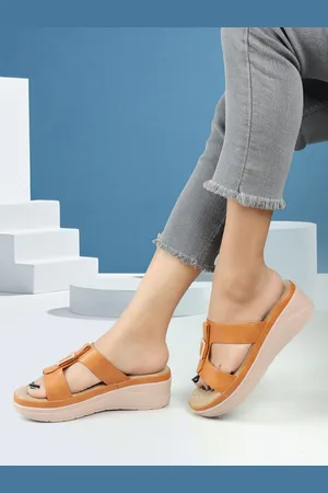 ICONICS Buckled Double Straps Flatform Heels