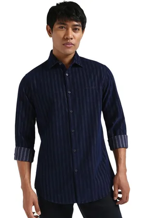 Calvin Klein Men Spread Collar Textured Cotton Slim Fit Casual Shirt