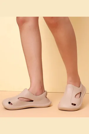 CASSIEY Women Lightweight Rubber Clogs
