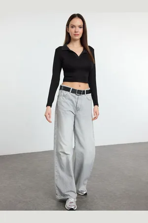 Trendyol Women V-Neck Fitted Crop Top