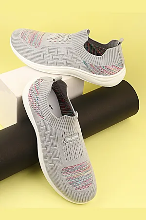 Welcome Women Textured Mesh Slip-On Sneakers