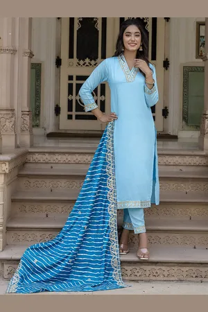 Navlik Women Leheriya Yoke Design Regular Beads and Stones Kurta with Trousers & With Dupatta