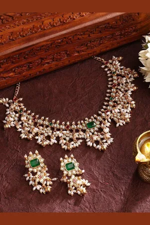 Priyaasi Gold-Plated Stones-Studded & Beaded Jewellery Set