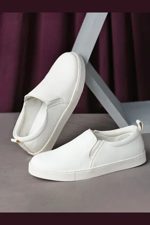 Tokyo Talkies Women Round Toe Slip-On Sneakers