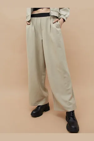 Lifestyle Women Pleated Trousers