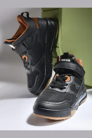 IMPAKTO Men Mid-Top Sneakers