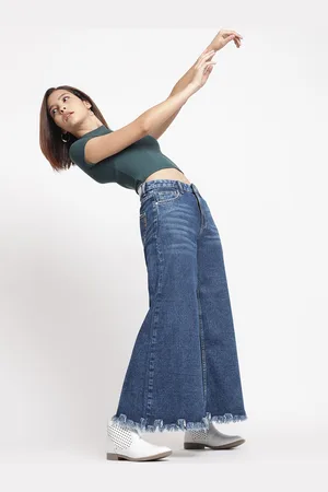 Belliskey Women Blue Flared High-Rise Clean Look Jeans