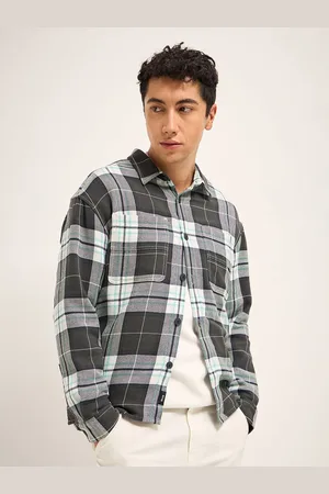 The Bear House Men Spread Collar Checked Cotton Relaxed Fit Casual Shirt