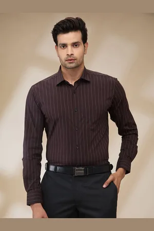 Park Avenue Men Cutaway Collar Vertical Striped Cotton Slim Fit Formal Shirt