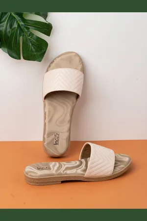 Inc 5 Women Textured Open Toe Flats