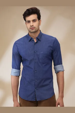 Park Avenue Men Spread Collar Solid Cotton Slim Fit Casual Shirt