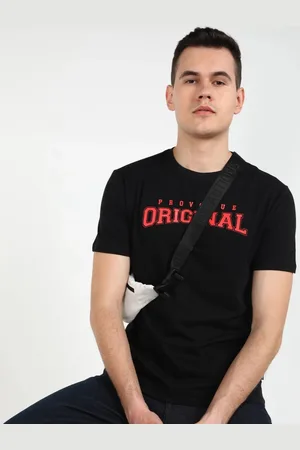 Provogue Men Typography Printed Applique T-shirt