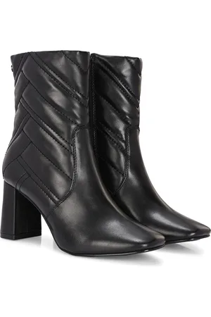 Delize Women Textured Mid-Top Winter Boots