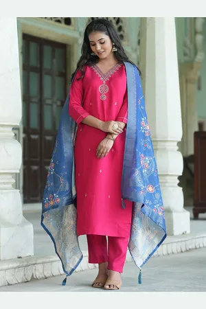 Navlik Women Embroidered Regular Kurta with Trousers & With Dupatta