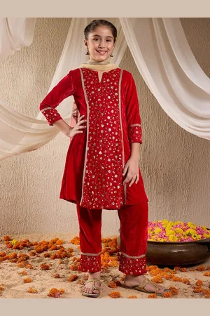 pspeaches Girls Floral Embroidered Sequinned Velvet Kurta with Trousers & Dupatta