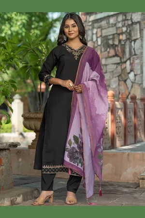 Navlik Women Embroidered Regular Kurta with Trousers & With Dupatta