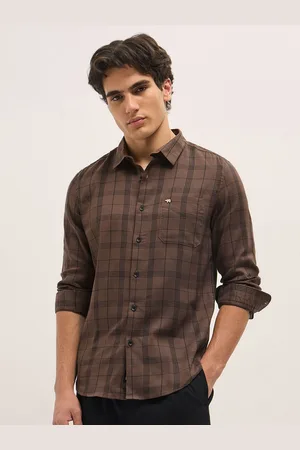 The Bear House Men Slim Fit Opaque Checked Casual Shirt